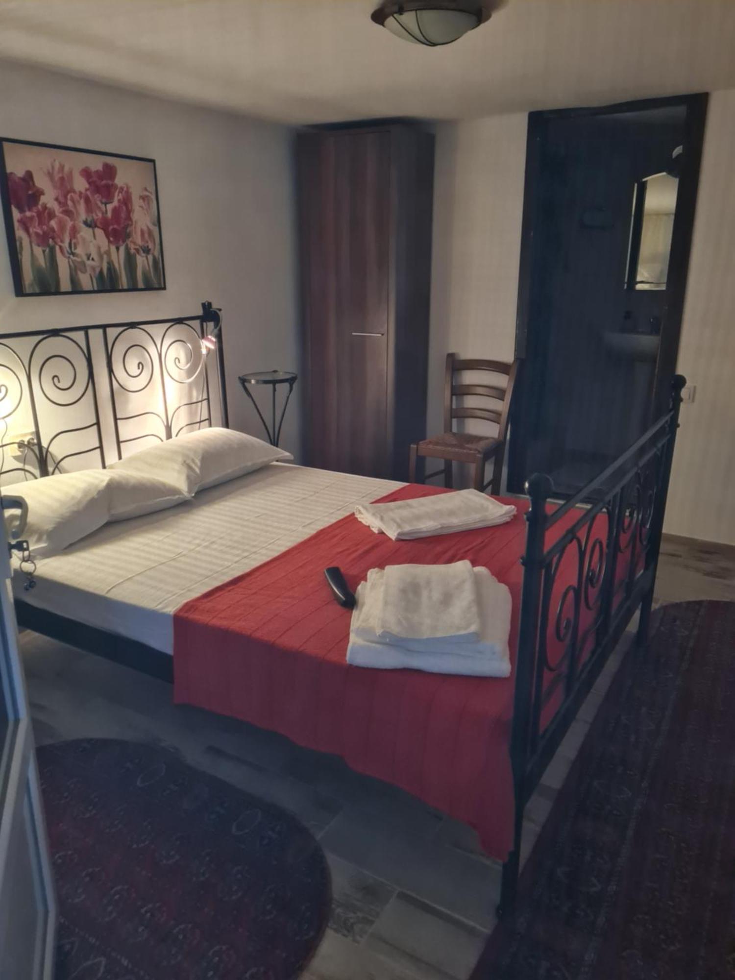 Vila Margareta Curtea De Arges Room photo